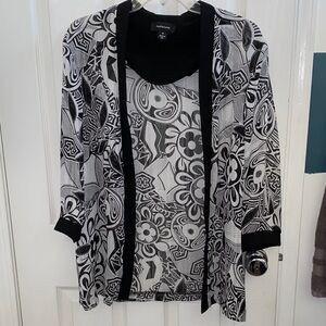 R & M Richards Black and White Patterned Top